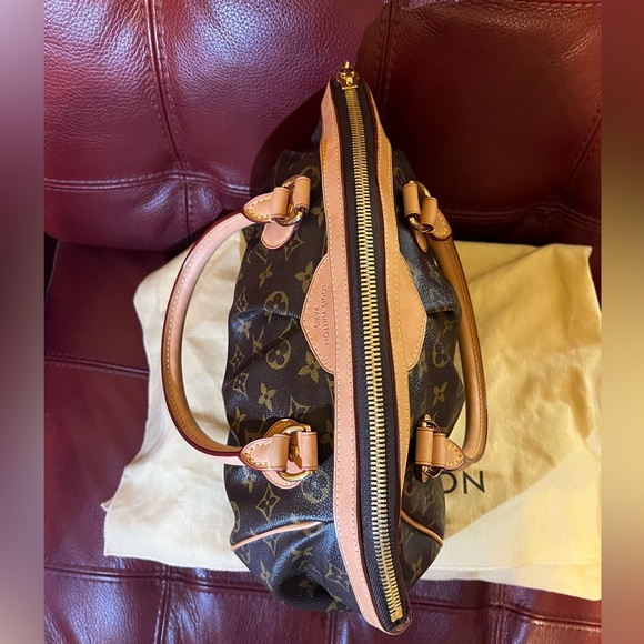 Louis Vuitton Monogram Tivoli PM handbag - Picture 8 of 17